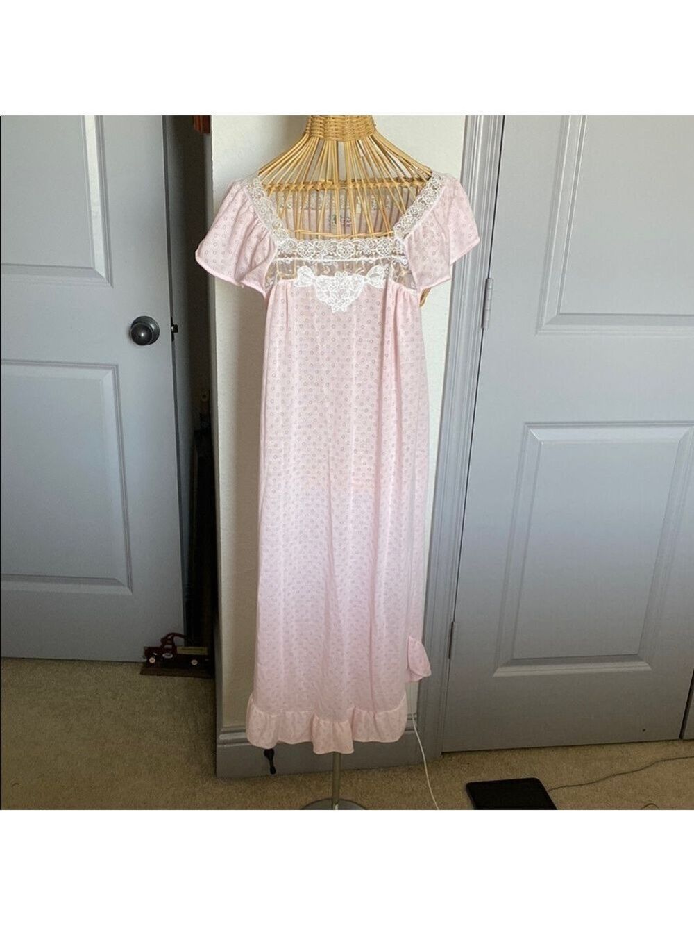 VTG Vanity Fair (Dreamy Details) Pink Lace Chemise with Square Neckline